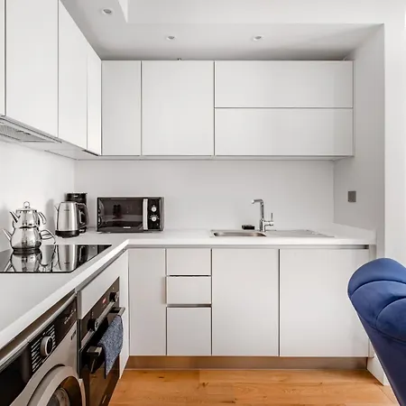 Modern 5 Min To Taksim Sq Near Metro 아파트 이스탄불